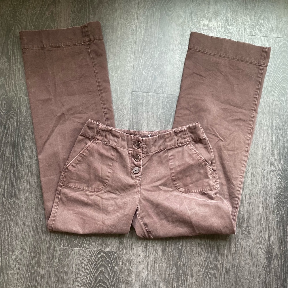 Women’s low-waisted brown button pants